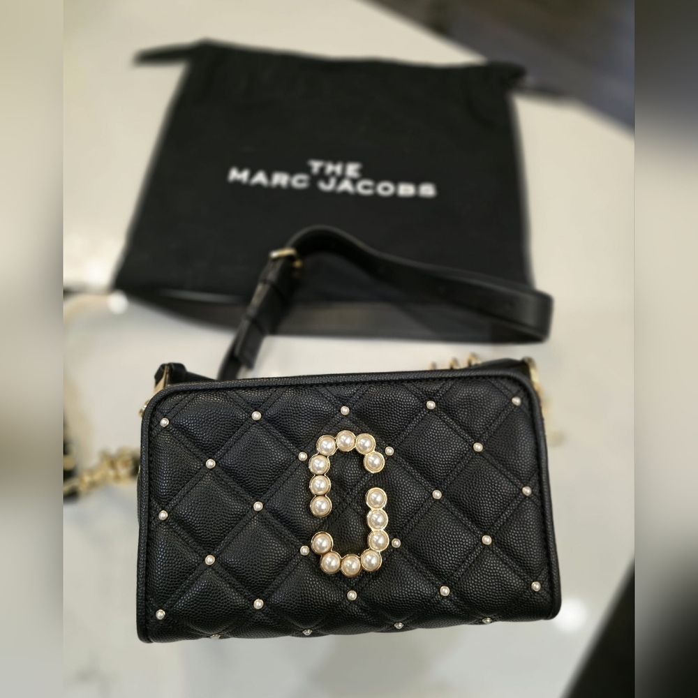 AUTHENTIC Marc Jacobs Black Quilted Pearl Snapshot Camera Bag